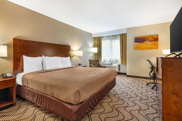 Best Western John Muir Inn