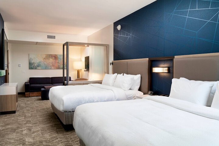 Room 26 of 38