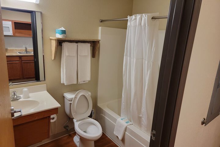 Room 9 of 15