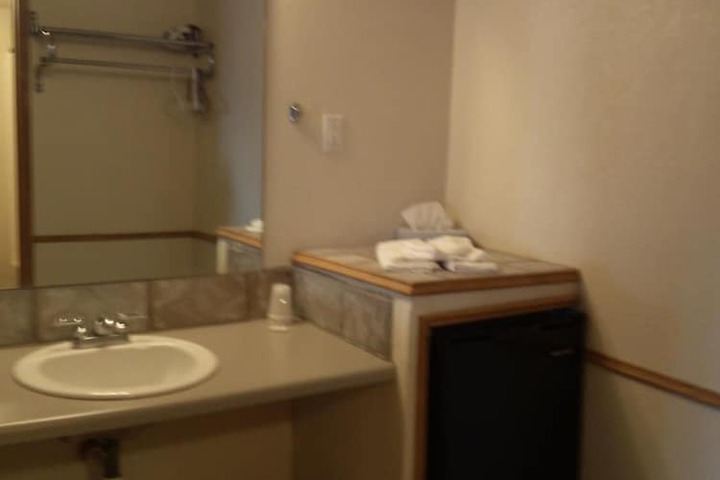 Room 25 of 37