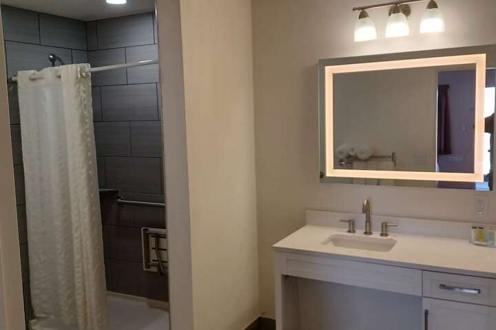 Room 42 of 82