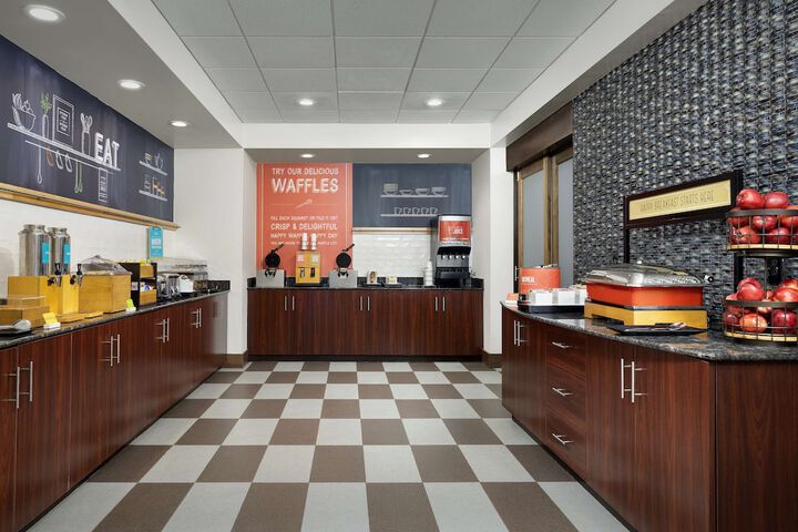 Hampton Inn Syracuse Clay