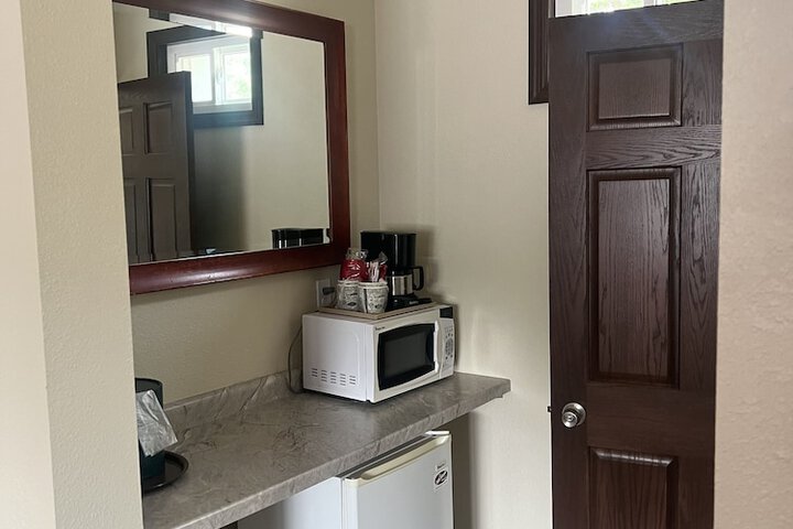 Room 322 of 443