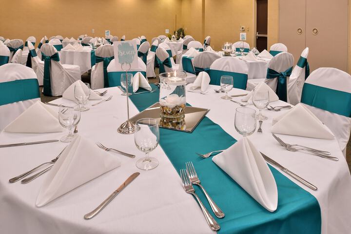 Ballroom/Hall 72 of 75