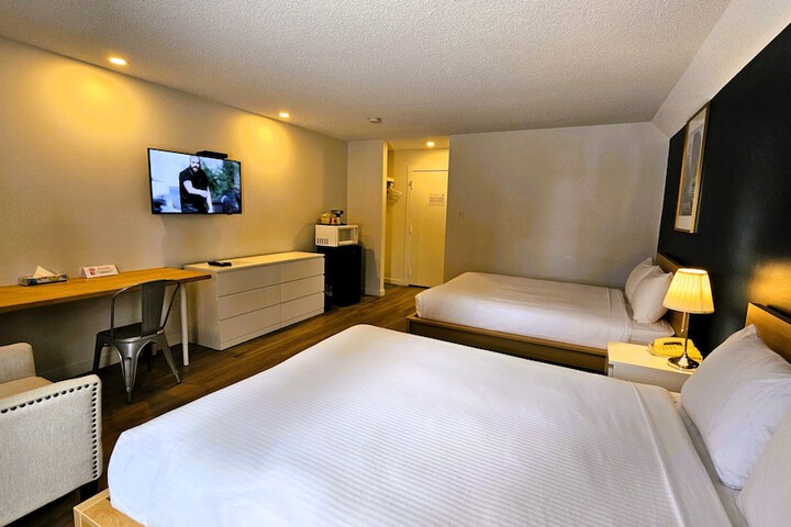 Cloud 9 Inn