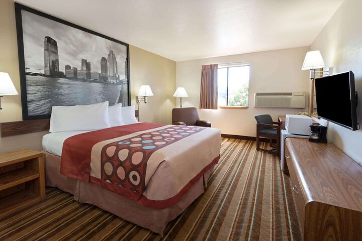 Room 14 of 34