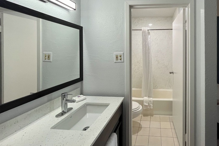 Studio 6 Hammond LA – I12 – I55