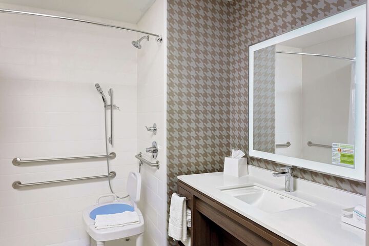 Room 12 of 23