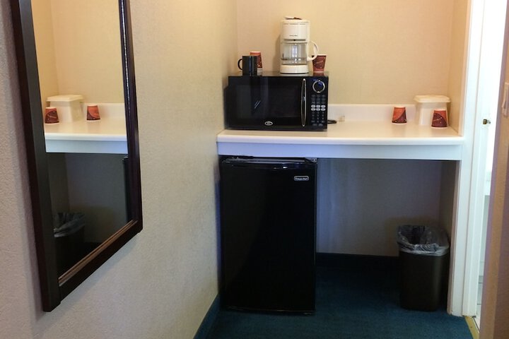 Room 12 of 16