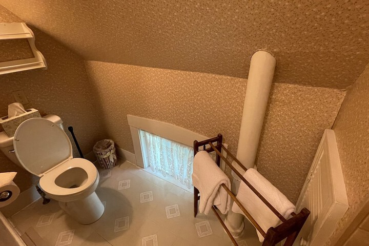 Room 29 of 53