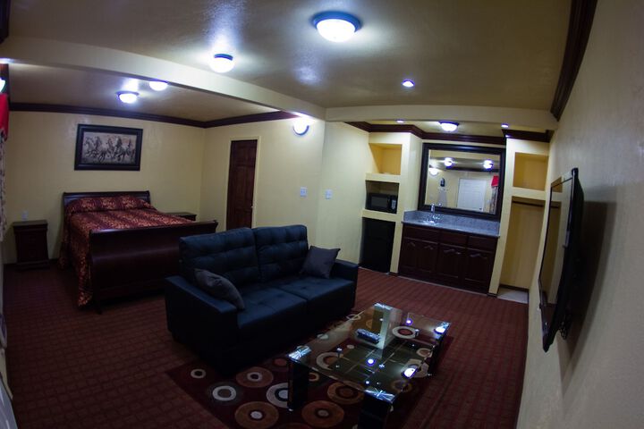 Room 21 of 43