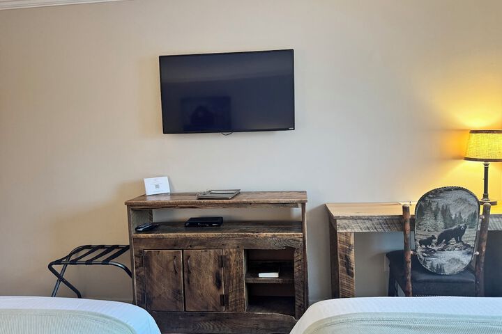 LakeFront Lodge