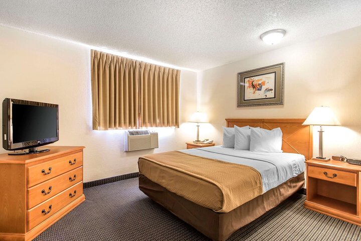 Room 18 of 48