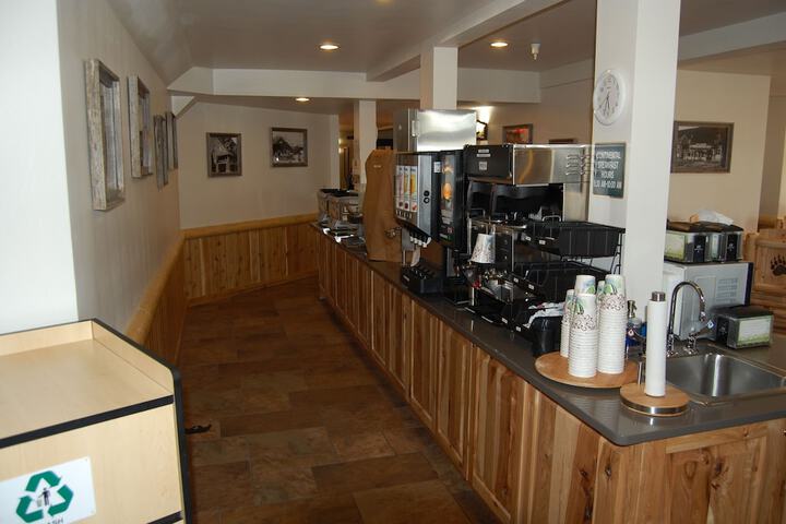 Breakfast/Coffee Service 52 of 61