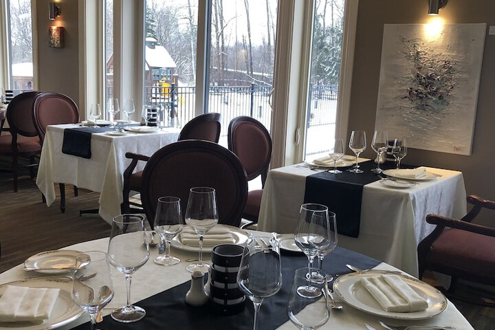 Dining 46 of 81