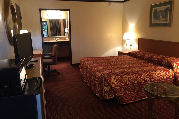 Room 5 of 6