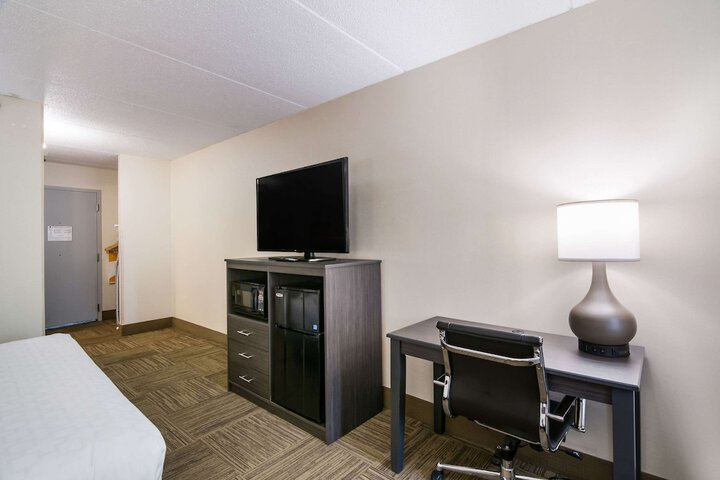 Room 18 of 36