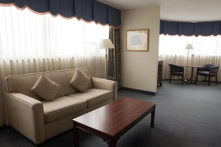 The Roehampton Hotel