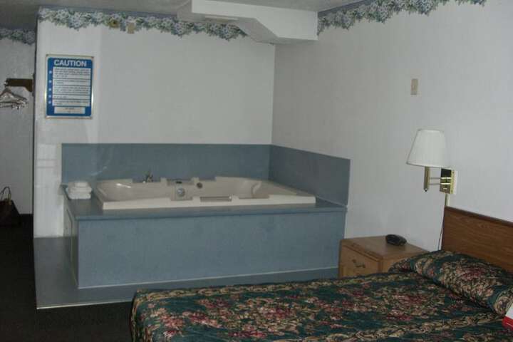 Room 7 of 30