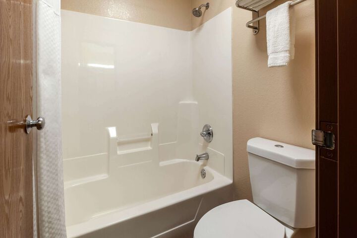 Room 6 of 23