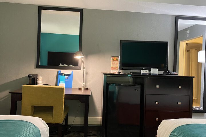 Room 17 of 31
