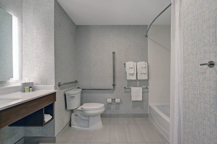 Holiday Inn Express & Suites Collingwood by IHG