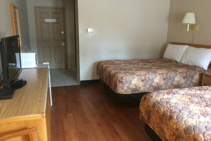 Room 18 of 37