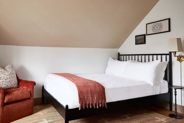 Room 8 of 35