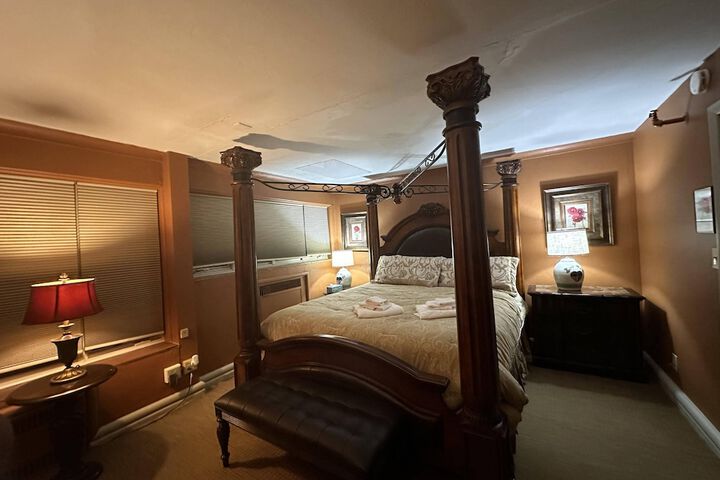 Room 9 of 65