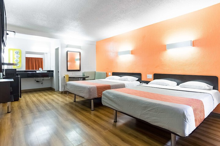 Room 16 of 30