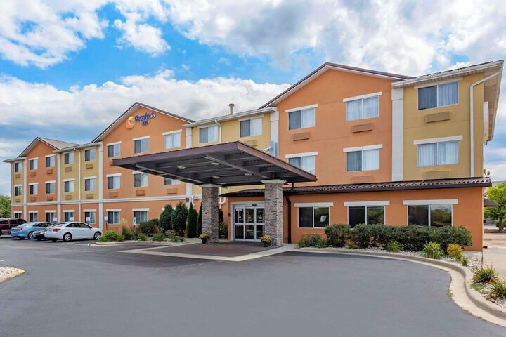 Comfort Inn Gurnee near Six Flags