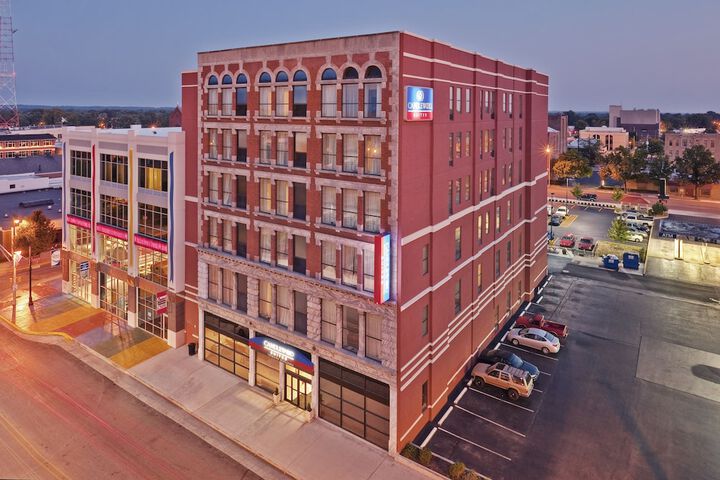 Hotel 6 of 61