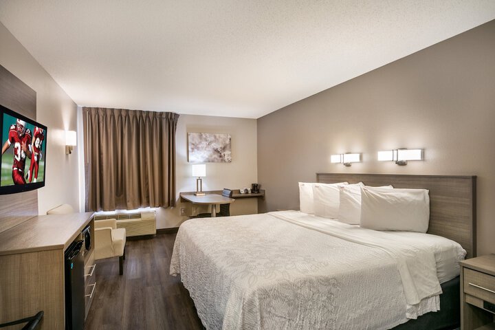 Red Roof Inn PLUS+ Boston - Logan