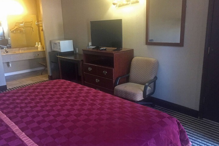 Room 11 of 17