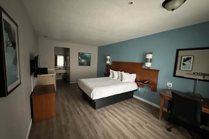 Room 14 of 22