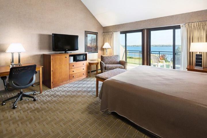 Arrowwood Resort Hotel and Conference Center - Alexandria MN