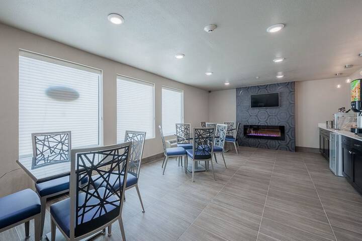 Stratford House Inns - Edmond