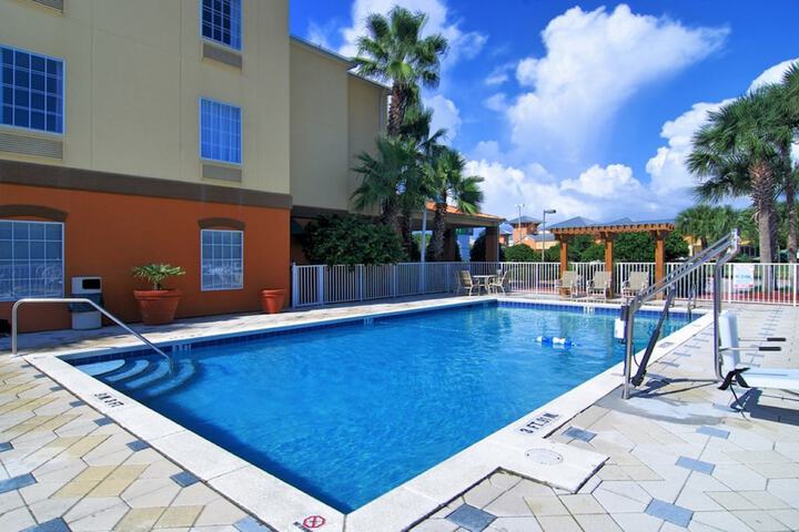 Pool 13 of 94