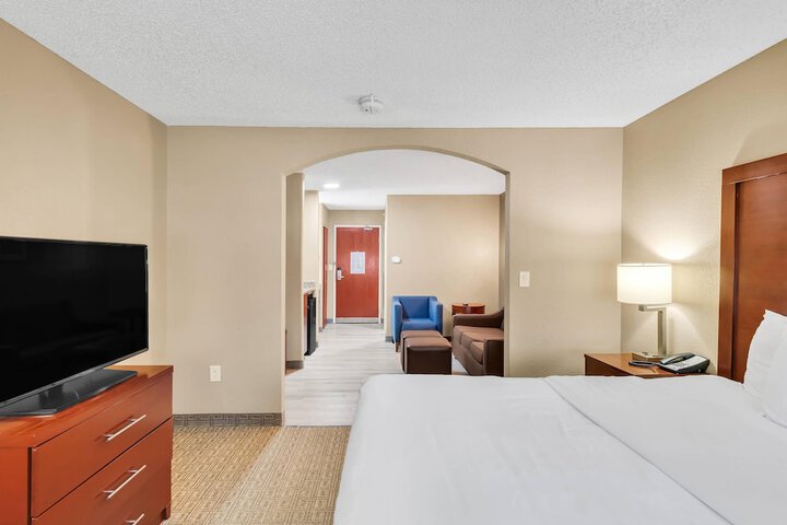 Comfort Suites Lakewood - Denver