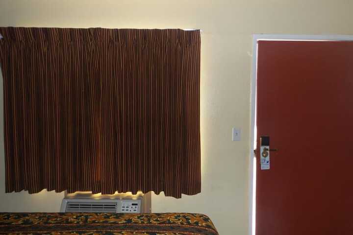 Room 32 of 36