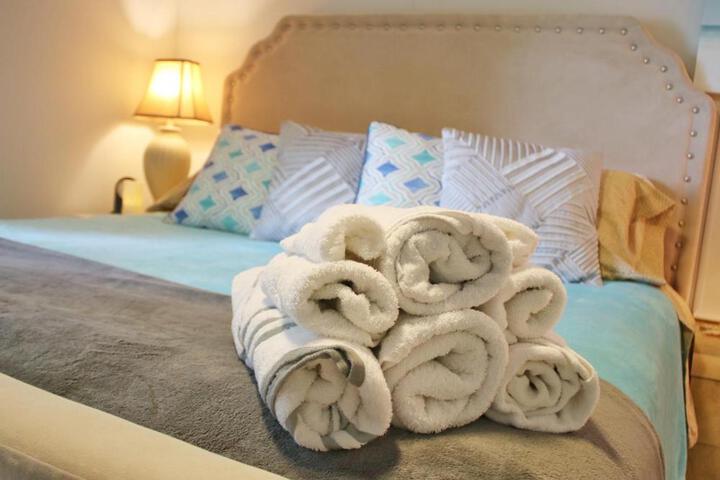 Paradise View Getaway-Dacha
