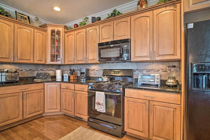 Spacious Baneberry Home w / Lake Douglas Views!
