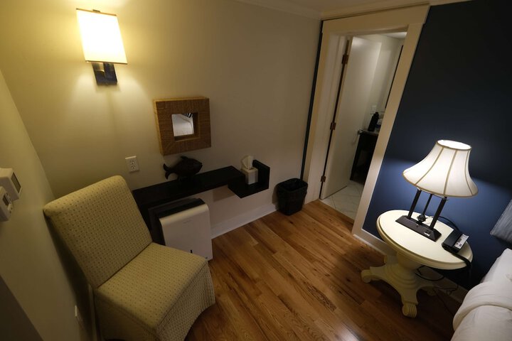 Room 58 of 77