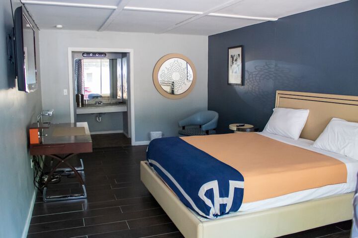 Room 15 of 15