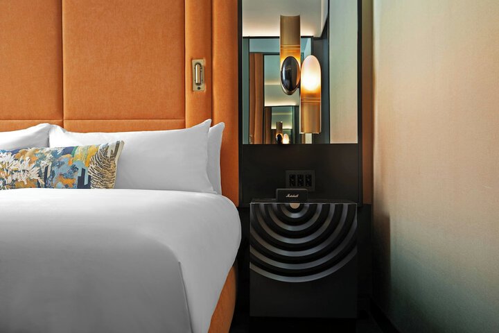 Room 60 of 87