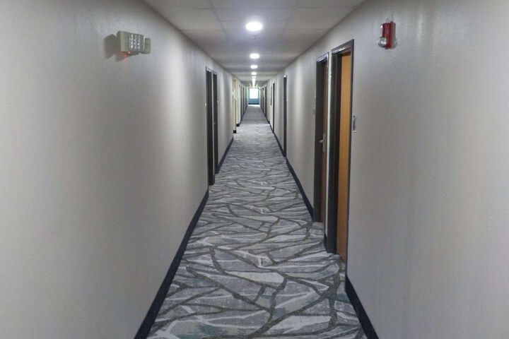 Ballroom/Hall 14 of 16