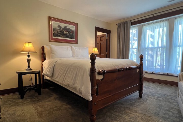 Charleston House Bed & Breakfast Inn