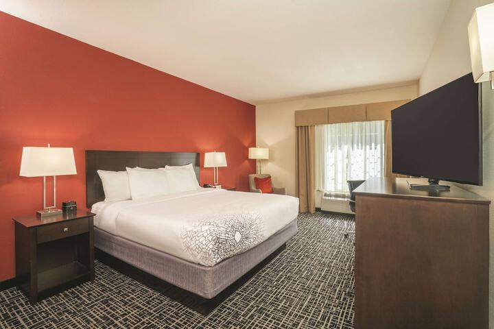 La Quinta Inn & Suites by Wyndham Smyrna TN - Nashville