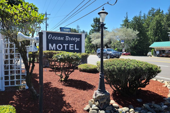 Ocean Breeze Motel
