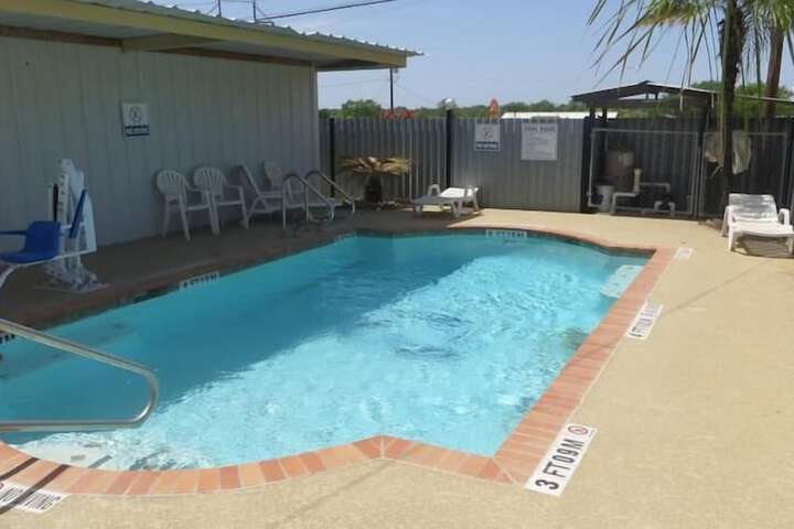 Pool 7 of 44